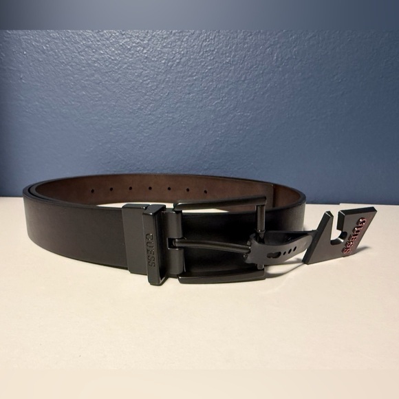 Guess Black and Brown Reversible Leather Belt Size XL 42-44 NWOT - Picture 1 of 3